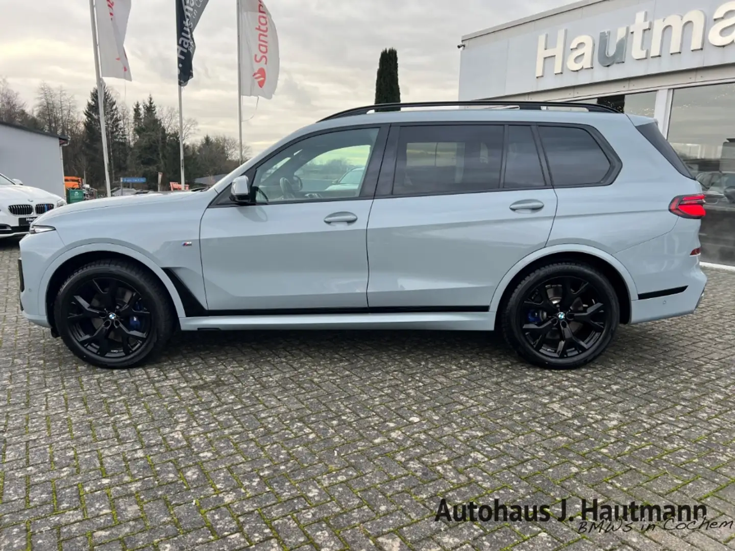 BMW X7 xDrive 40 d M SPORT *NP:130.620€* Grau - 2