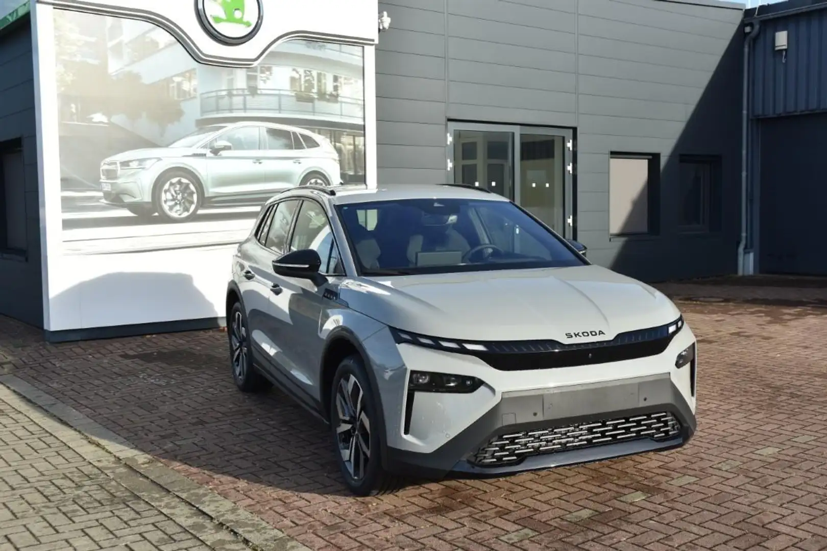 Skoda Elroq 60 Sportline*Matrix*HeadUp*ACC*360°*AHK Grau - 1