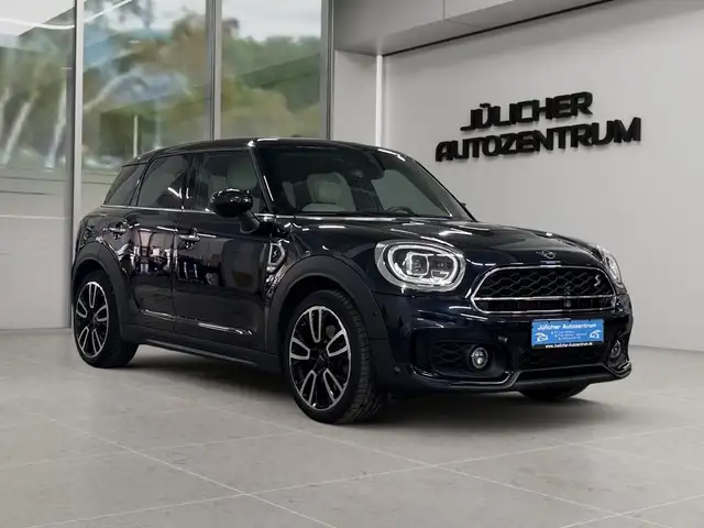 MINI Cooper SD Countryman All4, Gehobene Ausstattung