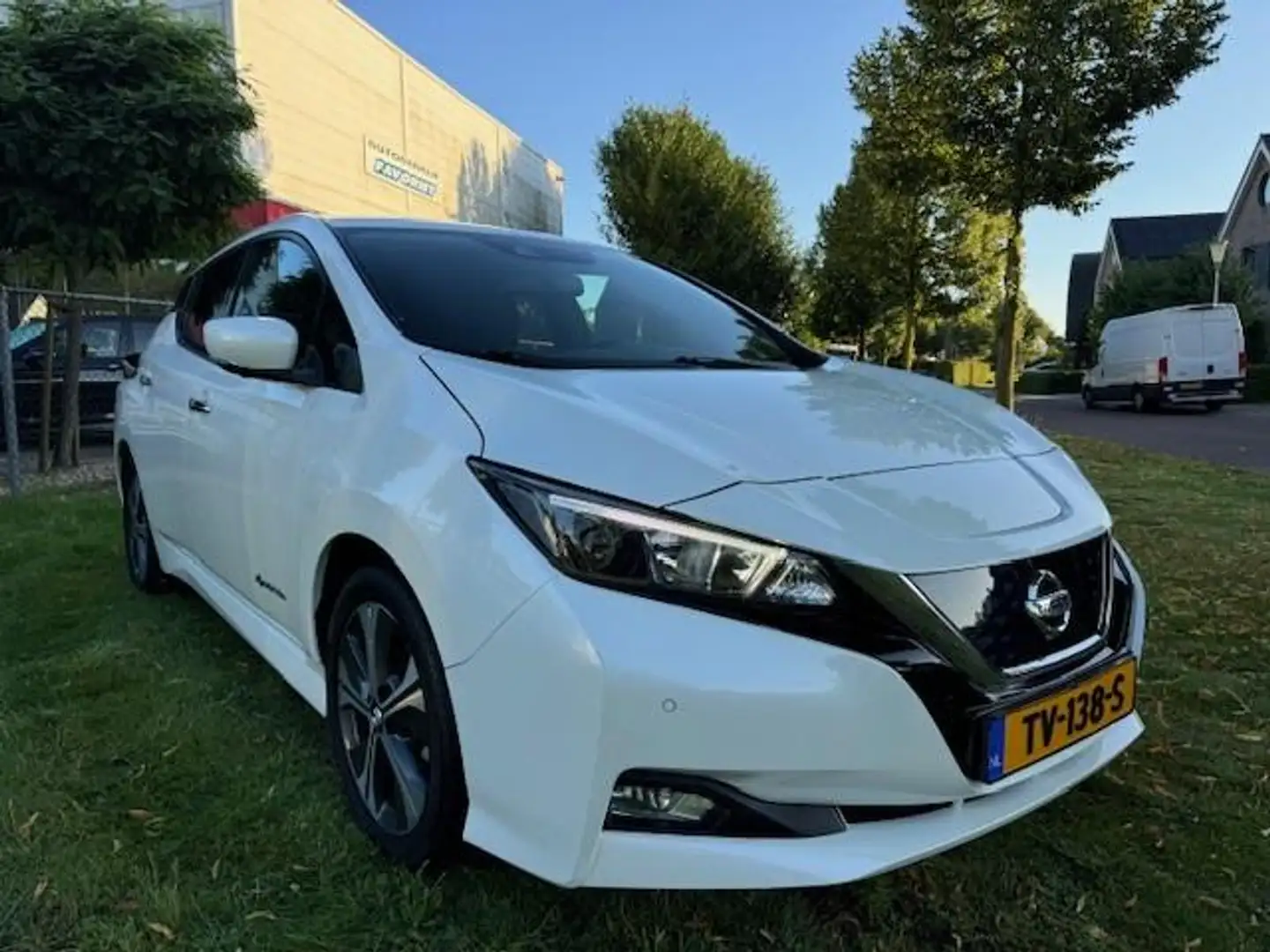 Nissan Leaf N-Connecta 40KWH/NAV/360CAM/CRUISE/STVERWARMING White - 1