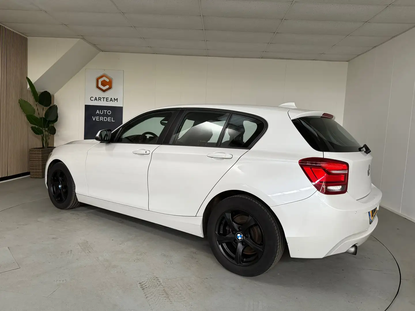 BMW 116 1-serie 116i Upgrade Edition Airco, Navigatie, LMV Bianco - 2