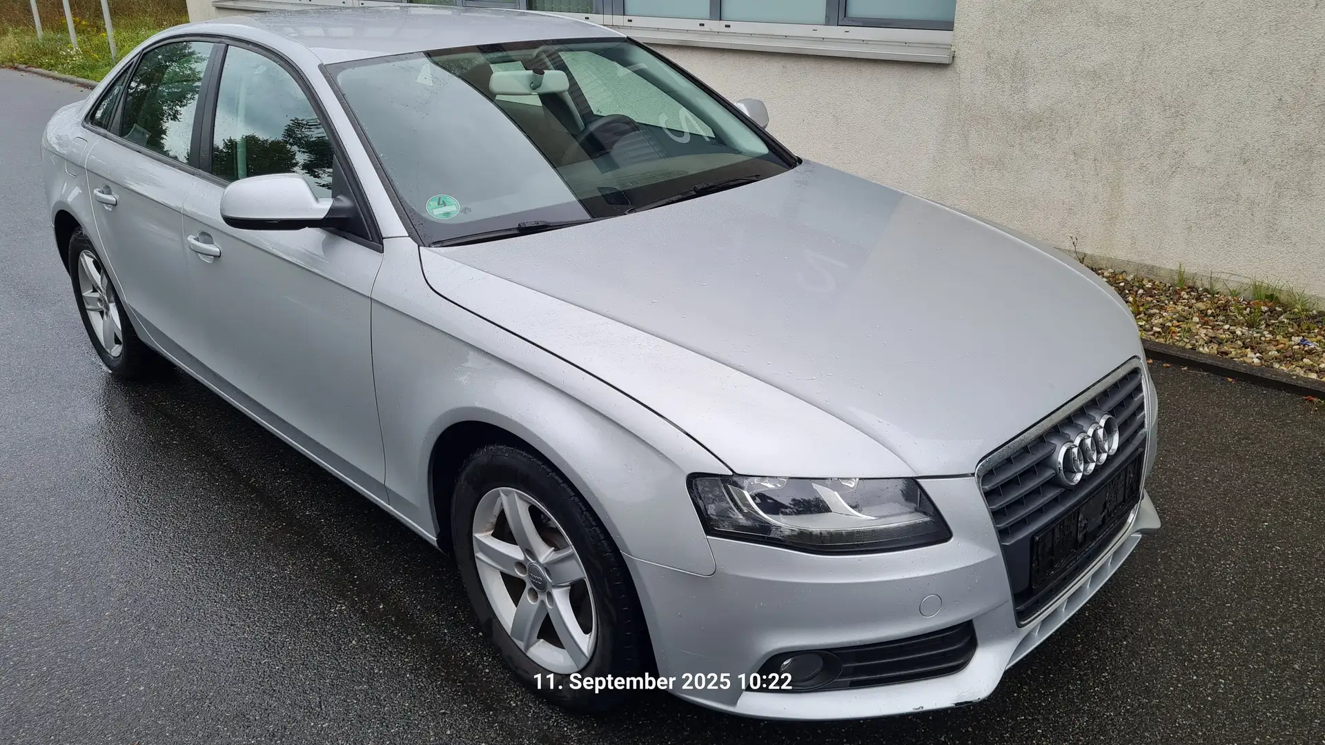 Audi A4 Attraction 2 Hand Silber - 2
