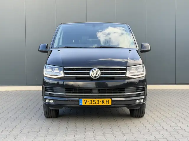 Volkswagen Transporter view 7