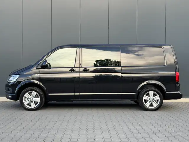 Volkswagen Transporter view 9