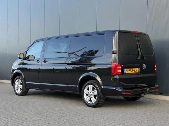 Volkswagen Transporter view 11