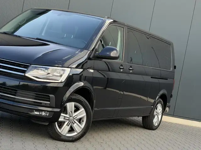 Volkswagen Transporter view 6