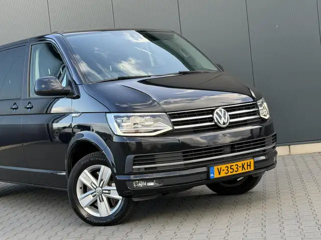Volkswagen Transporter view 12