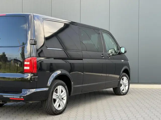 Volkswagen Transporter view 5