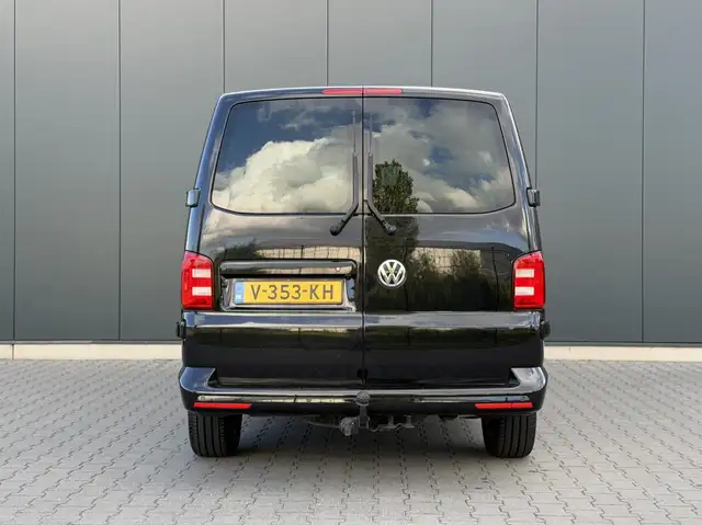 Volkswagen Transporter view 8