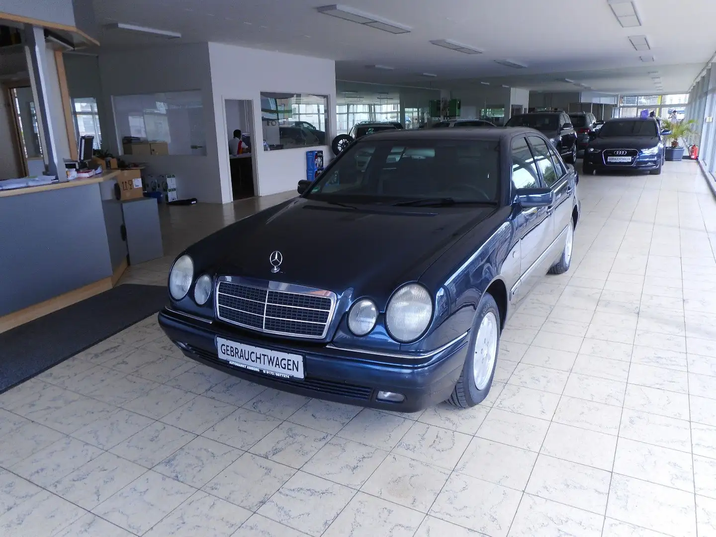 Mercedes-Benz E 230 Elegance Noir - 1