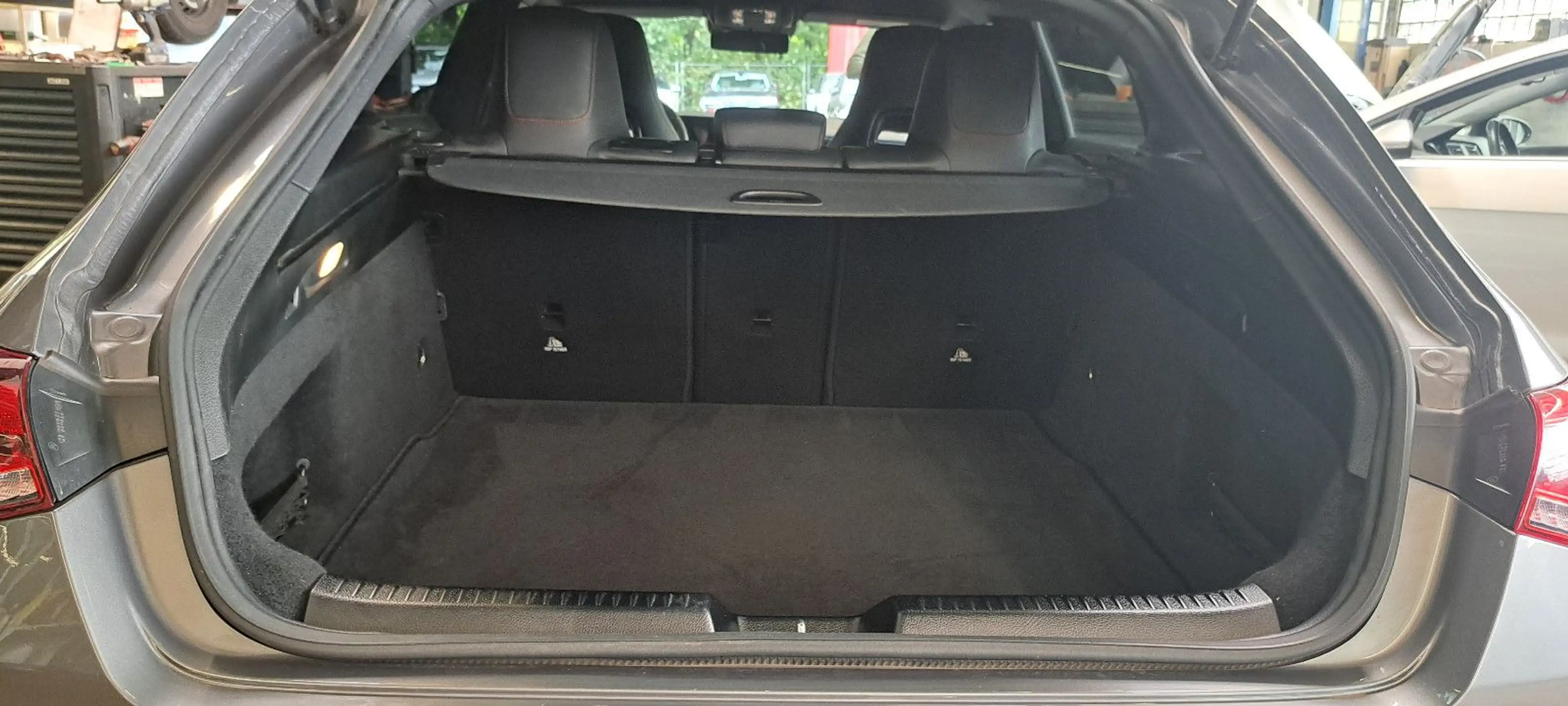 Mercedes-Benz CLA 200 AMG-Line — photo 12