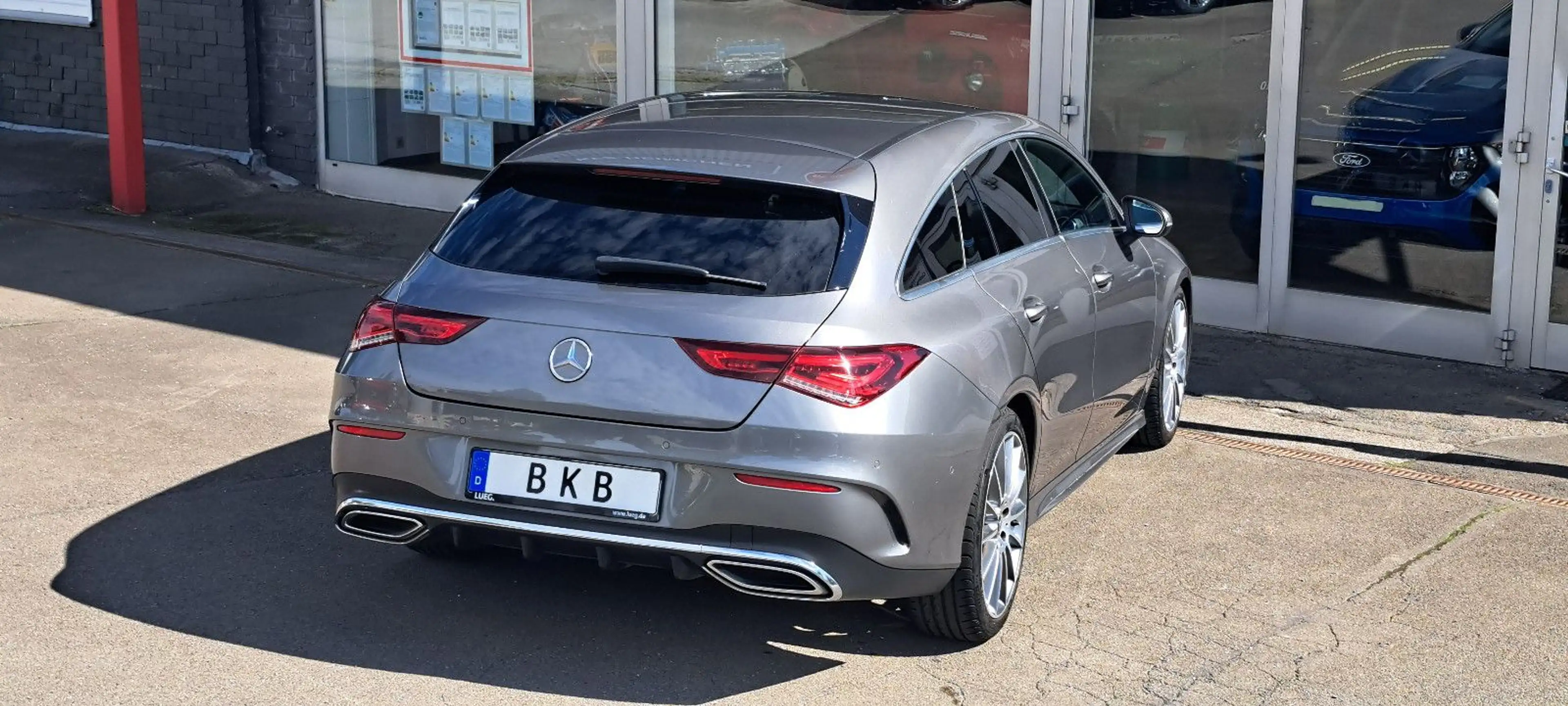 Mercedes-Benz CLA 200 AMG-Line — photo 2