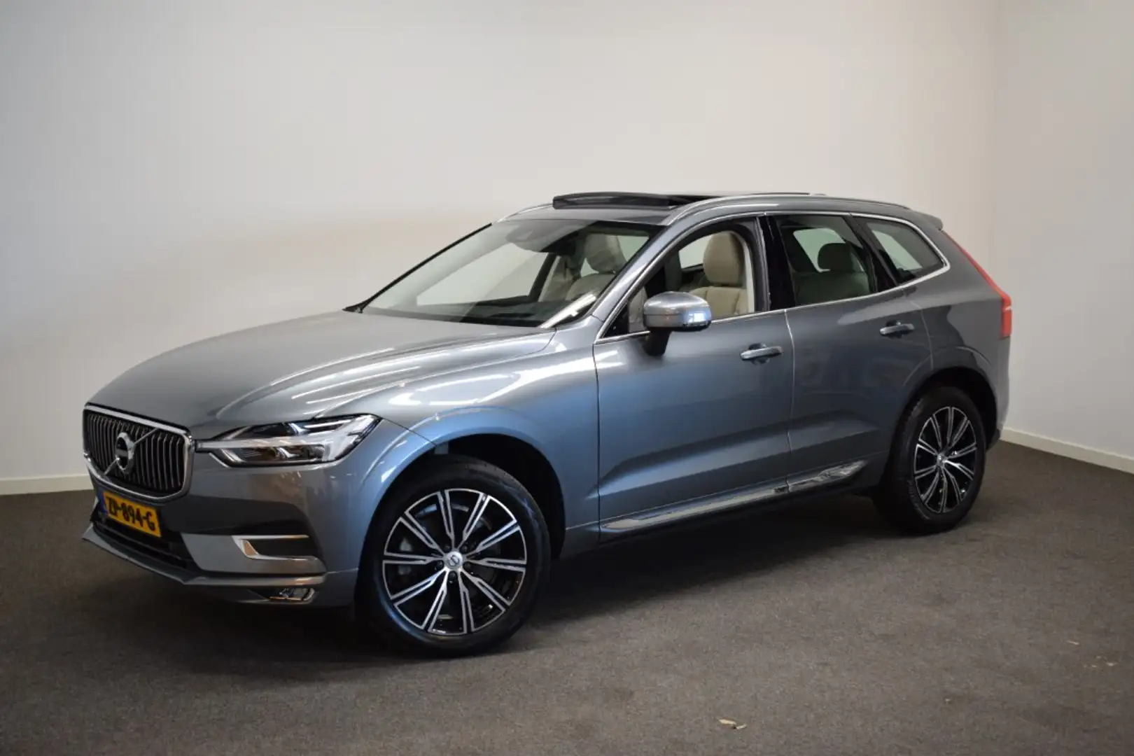 Volvo XC60 2.0 T5 250pk AUT8 Inscription 65000 NAP/ Sunroof/ Gris - 2