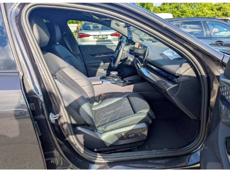 BMW 540 d xDrive Limousine A Sportpaket HUD El. Panodach P — photo 3