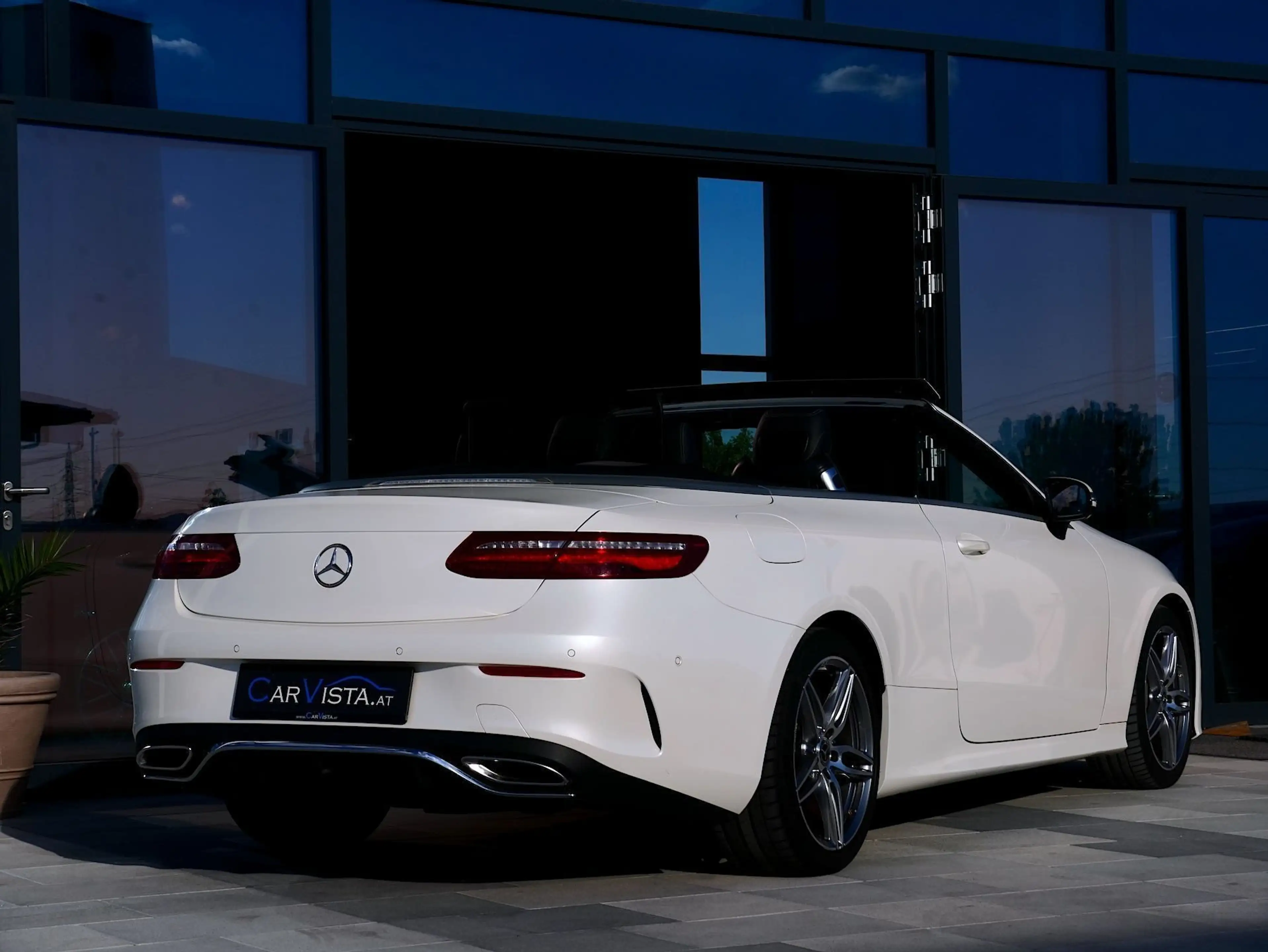 Mercedes-Benz E 300 Aut. Cabrio AMG - LINE "Multibeam LED - Designo* — photo 6