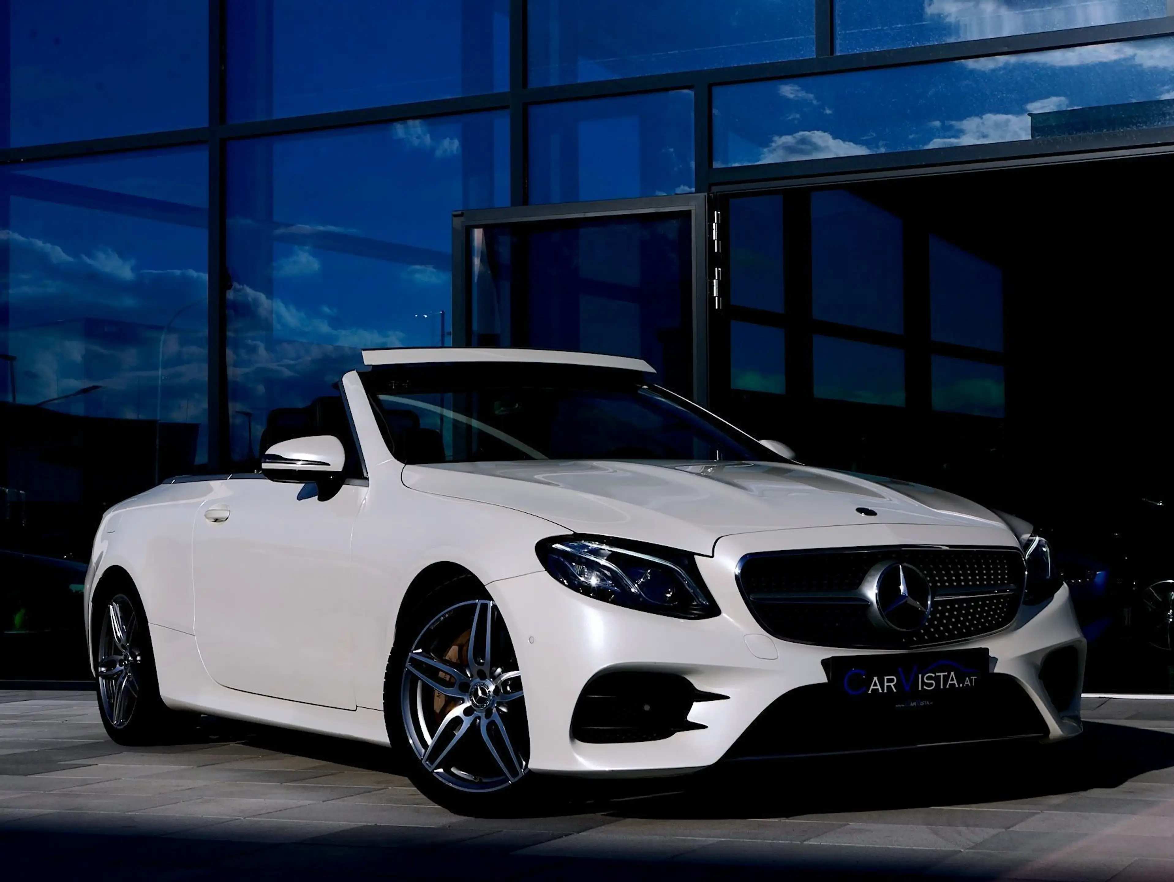 Mercedes-Benz E 300 Aut. Cabrio AMG - LINE "Multibeam LED - Designo* — photo 4