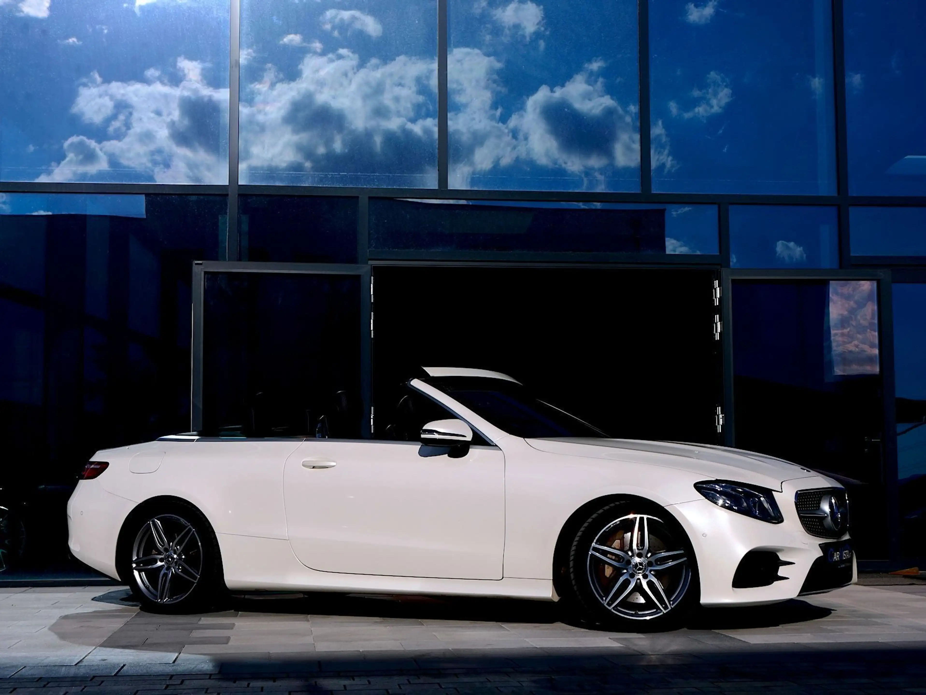 Mercedes-Benz E 300 Aut. Cabrio AMG - LINE "Multibeam LED - Designo* — photo 3
