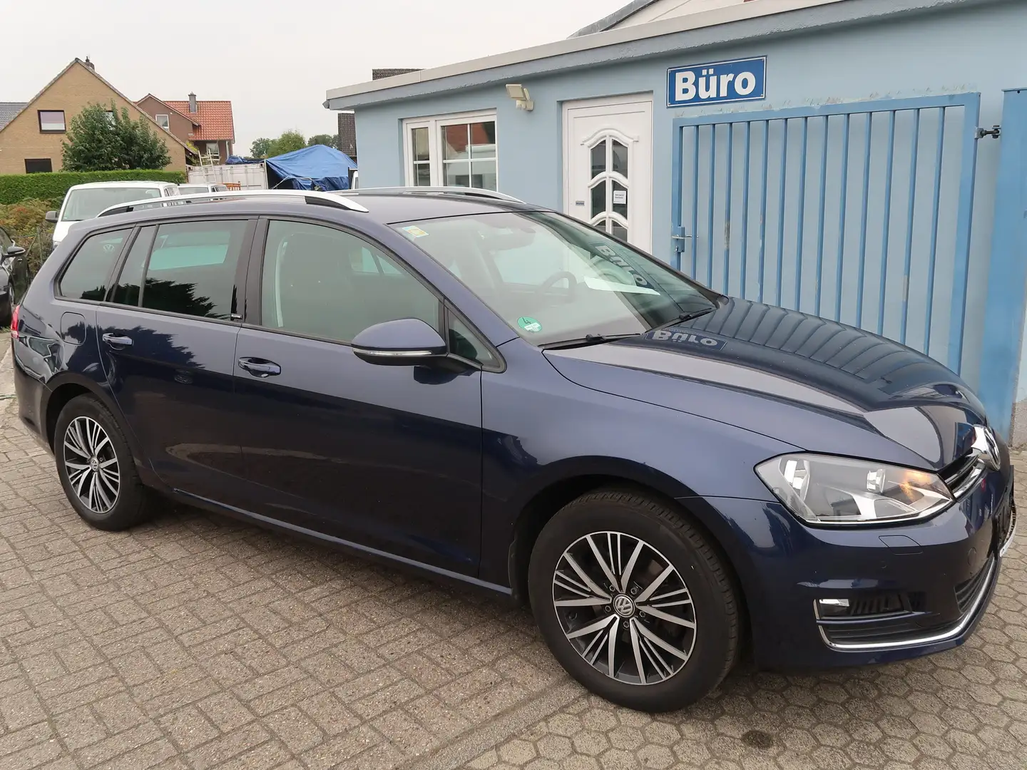 Volkswagen Golf Variant 7 Allstar 1.6 TDi BMT AHK Blau - 1