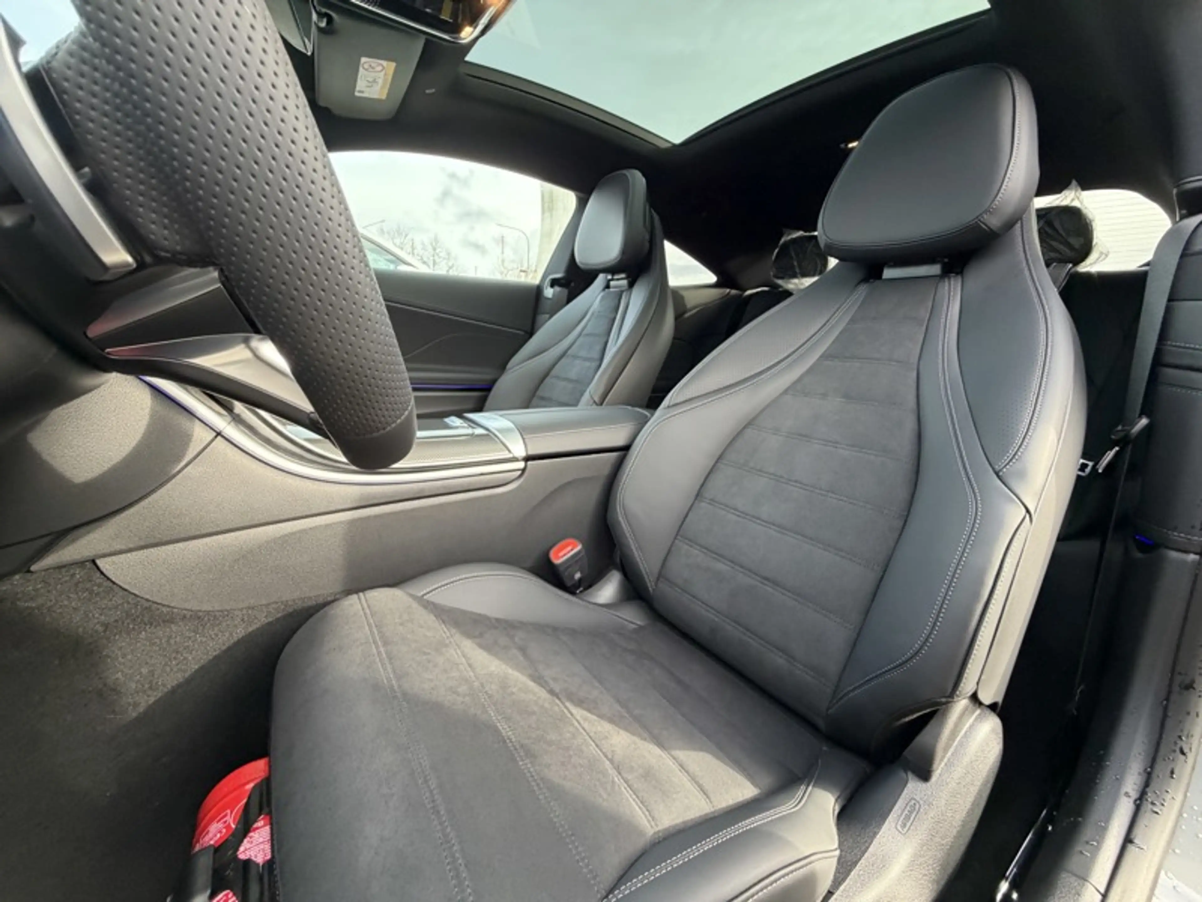 Mercedes-Benz CLE 180 Coupé AMG Line — photo 11