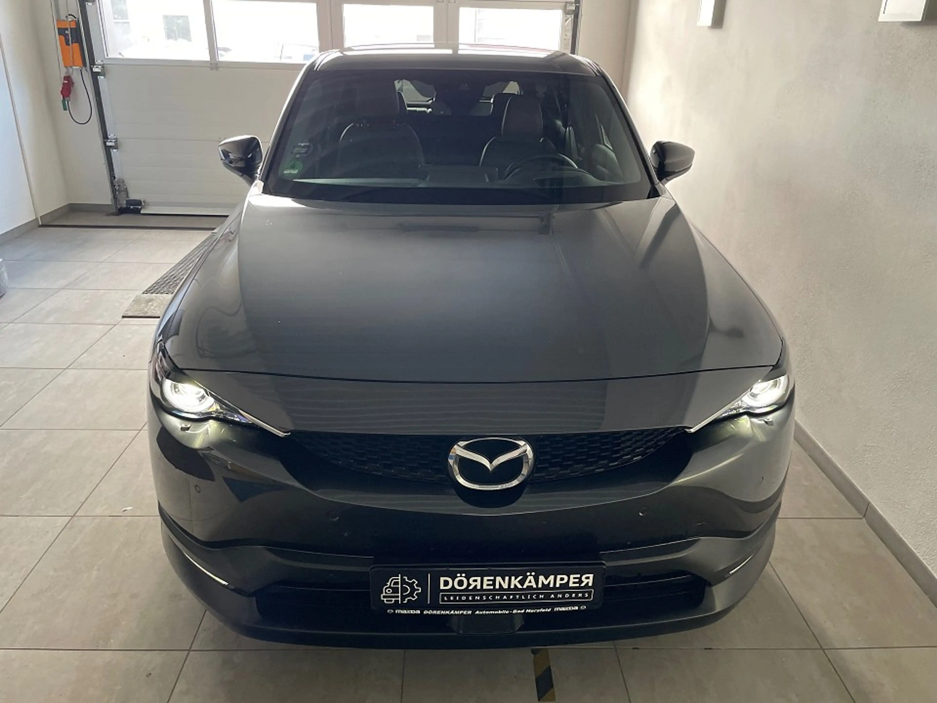 Mazda MX-30 35,5 kWh e-SKYACTIV 145 PS Advantage Industrial Vi — photo 2