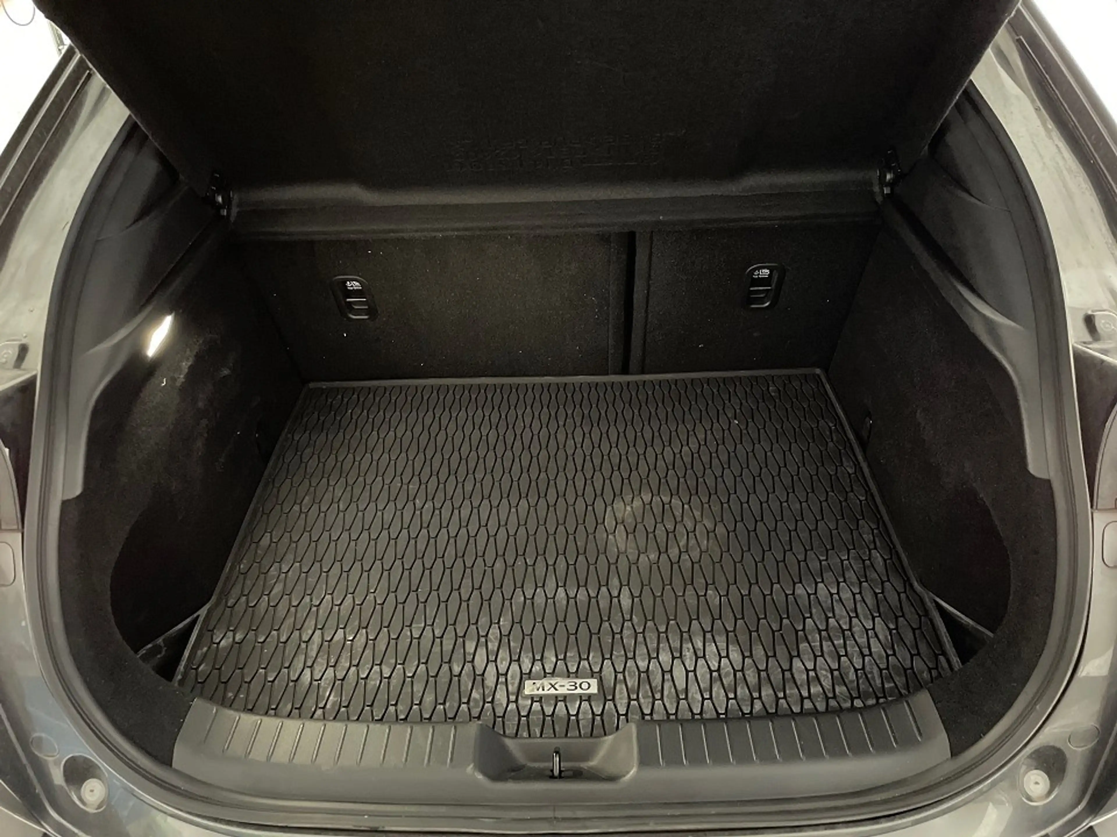 Mazda MX-30 35,5 kWh e-SKYACTIV 145 PS Advantage Industrial Vi — photo 8