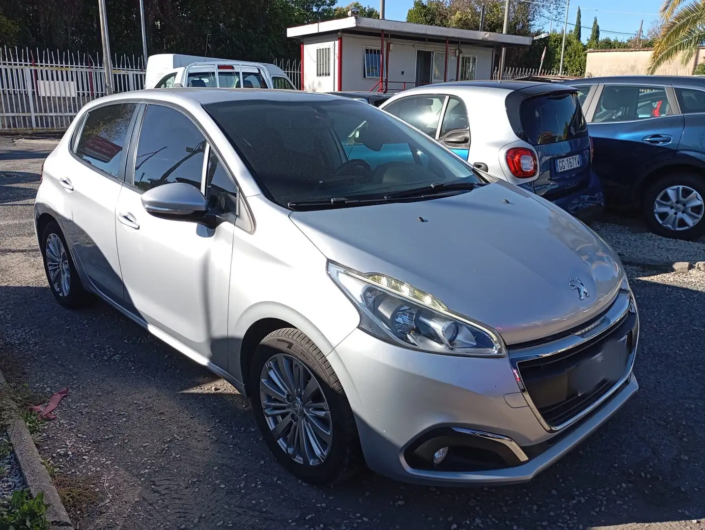 Peugeot 208 5p 1.2 puretech Touch 82cv - 1
