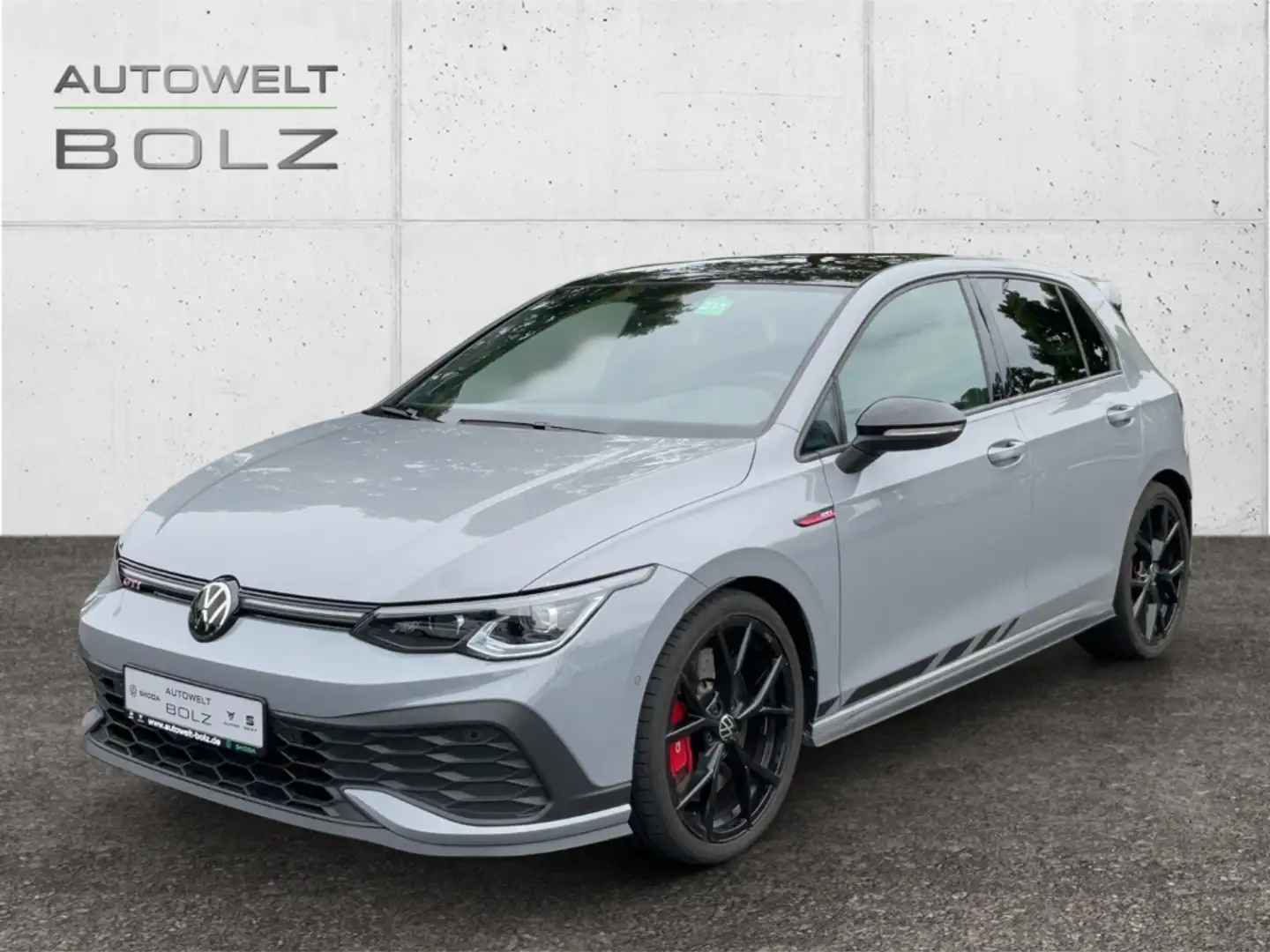Volkswagen Golf GTI VIII Clubsport 2.0 TSI Panodach Navi Harman-Kardon Grijs - 1