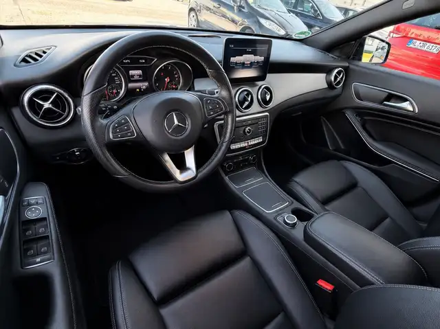 Mercedes-Benz Cla view 11