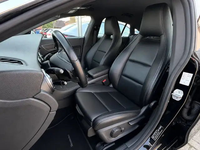 Mercedes-Benz Cla view 12