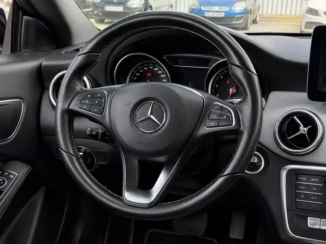 Mercedes-Benz Cla view 15