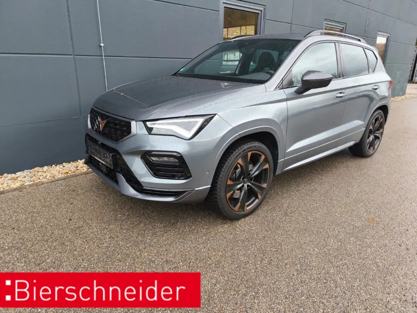 CUPRA Ateca 2.0 TSI DSG 4DRIVE PANO AHK eSITZ BEATS Grau - 2
