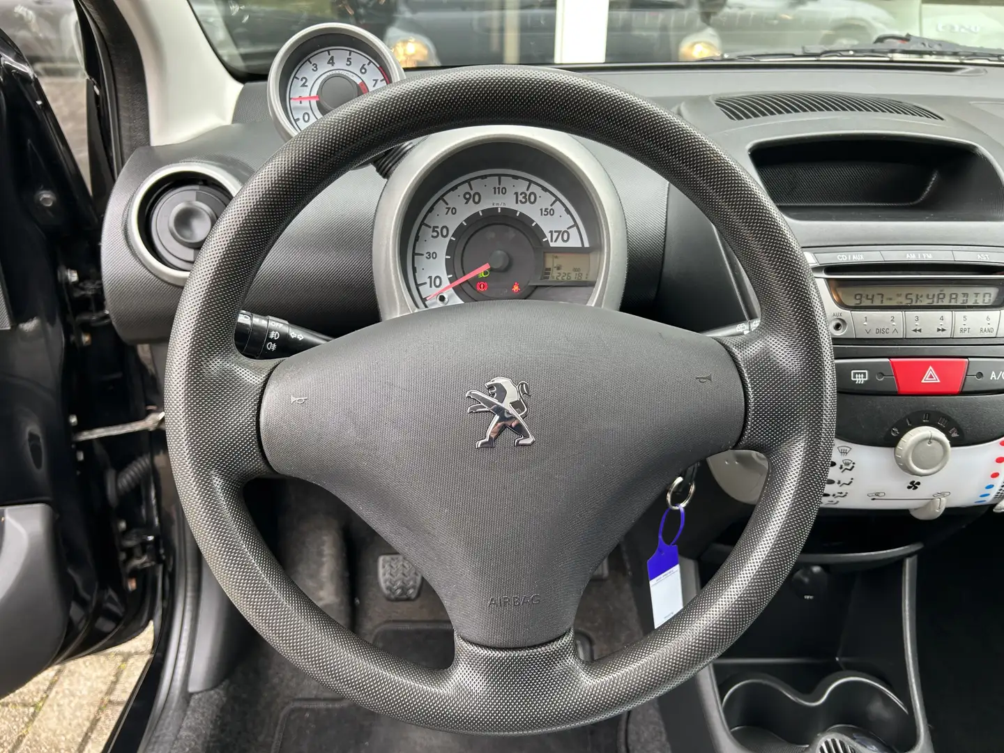 Peugeot 107 1.0 Active Airco / LMV / CV / Toerenteller / 5-Deu Чорний - 2