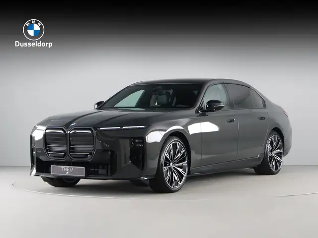 BMW i7