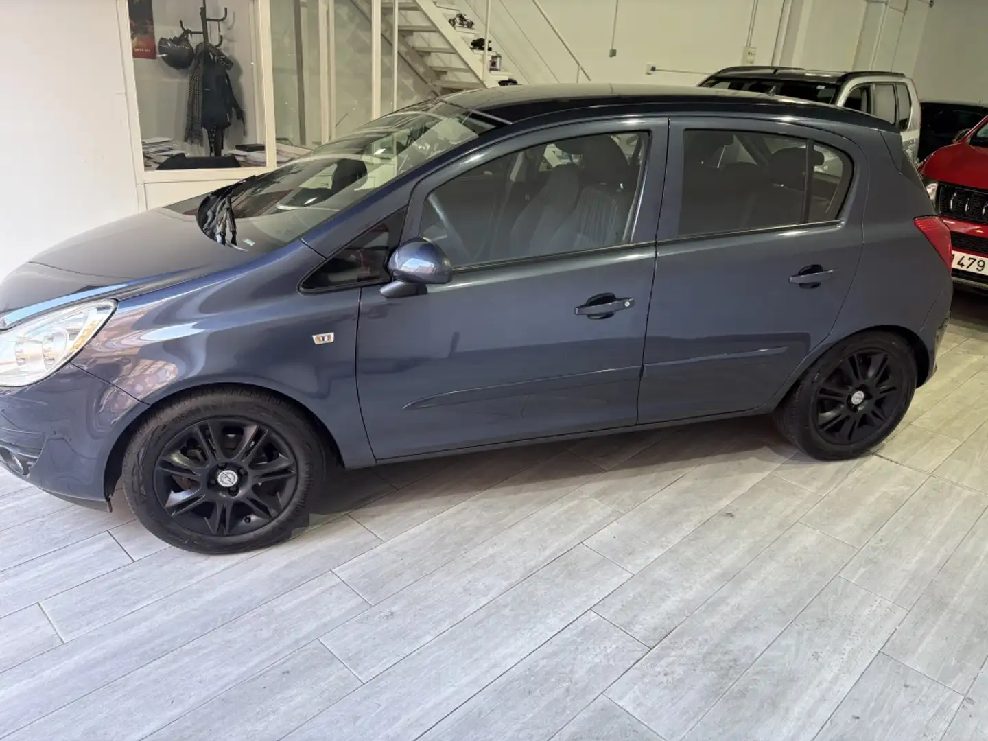 Opel Corsa 1.2 Enjoy Gris - 2