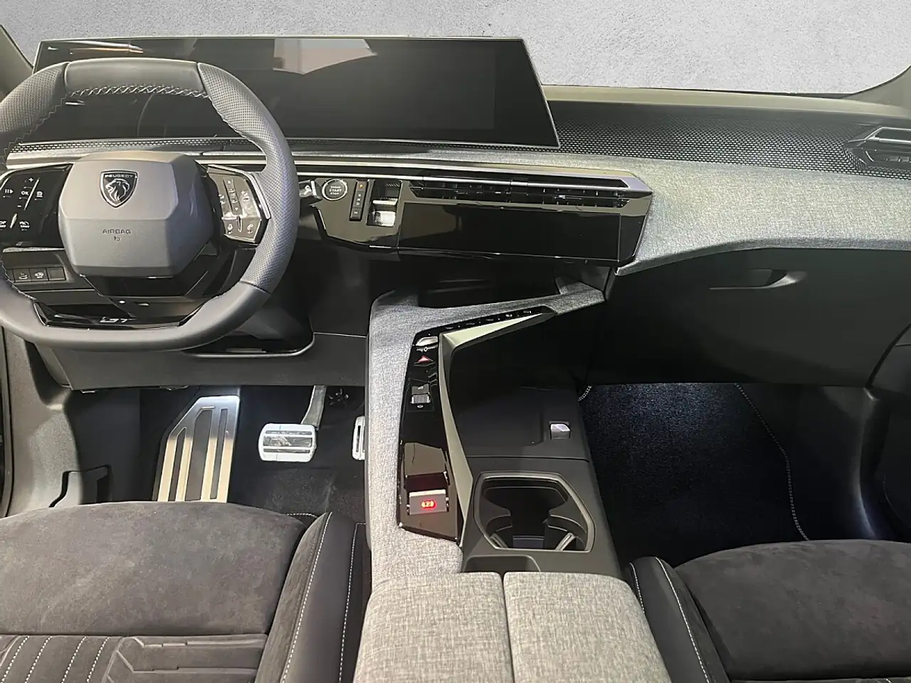 Peugeot 5008 GT EXCLUSIVE Hybrid 145 e-DCS6 8