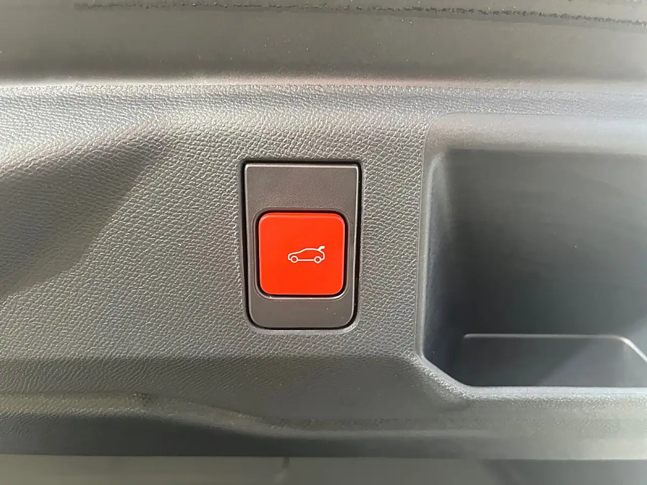 Peugeot 5008 GT EXCLUSIVE Hybrid 145 e-DCS6 15