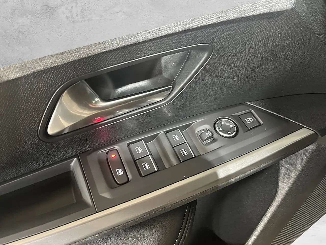 Peugeot 5008 GT EXCLUSIVE Hybrid 145 e-DCS6 12