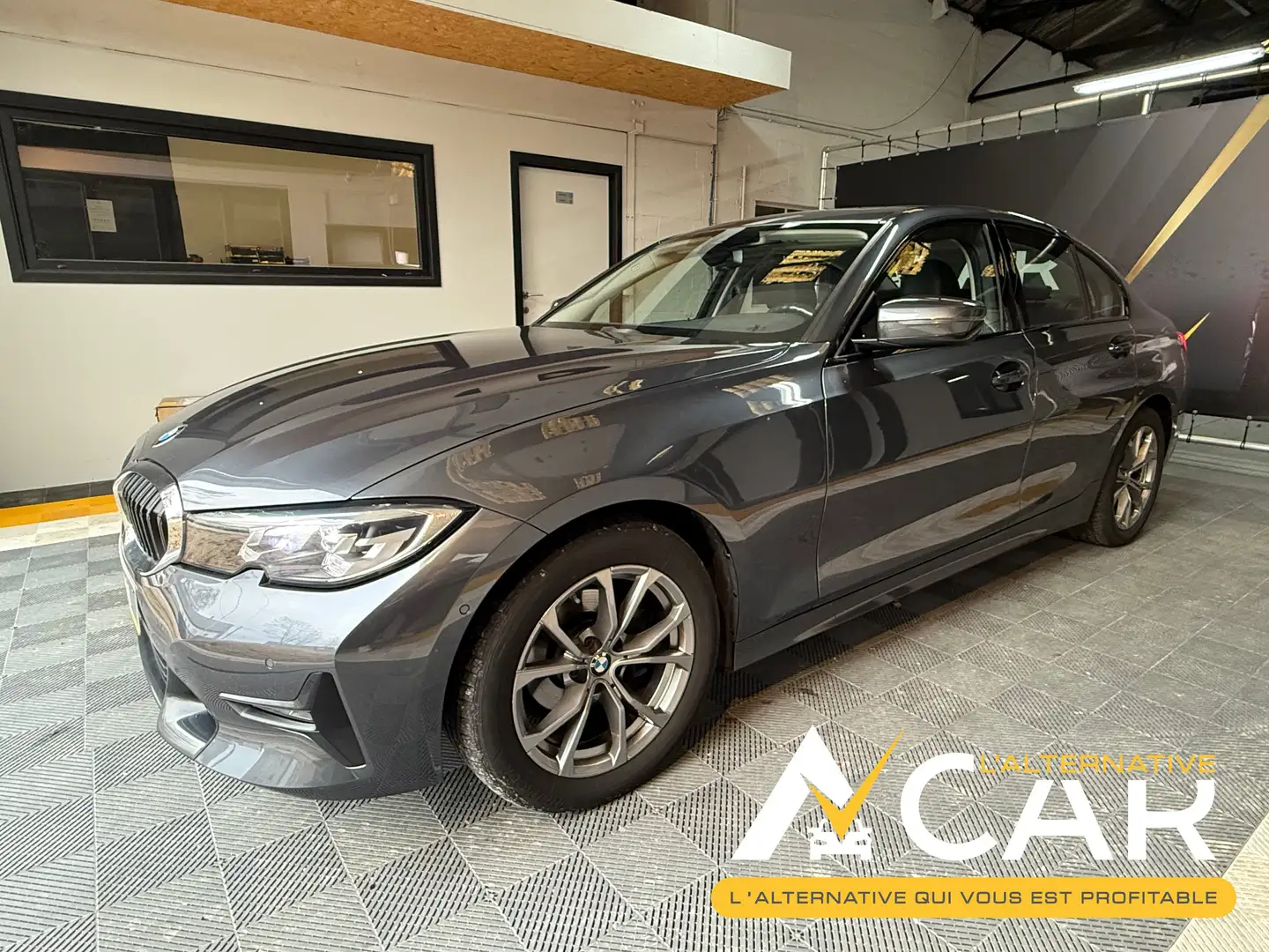 BMW 318 iA OPF PACK M INTERIEUR - GARANTIE 12M Grijs - 1