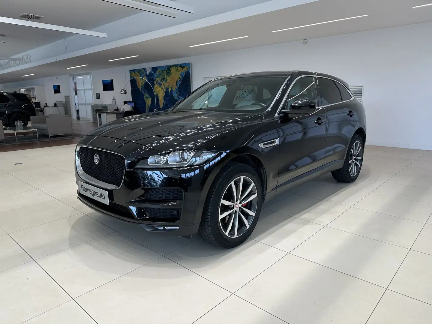 Jaguar F-Pace 2.0d 180 CV AWD Prestige Noir - 1