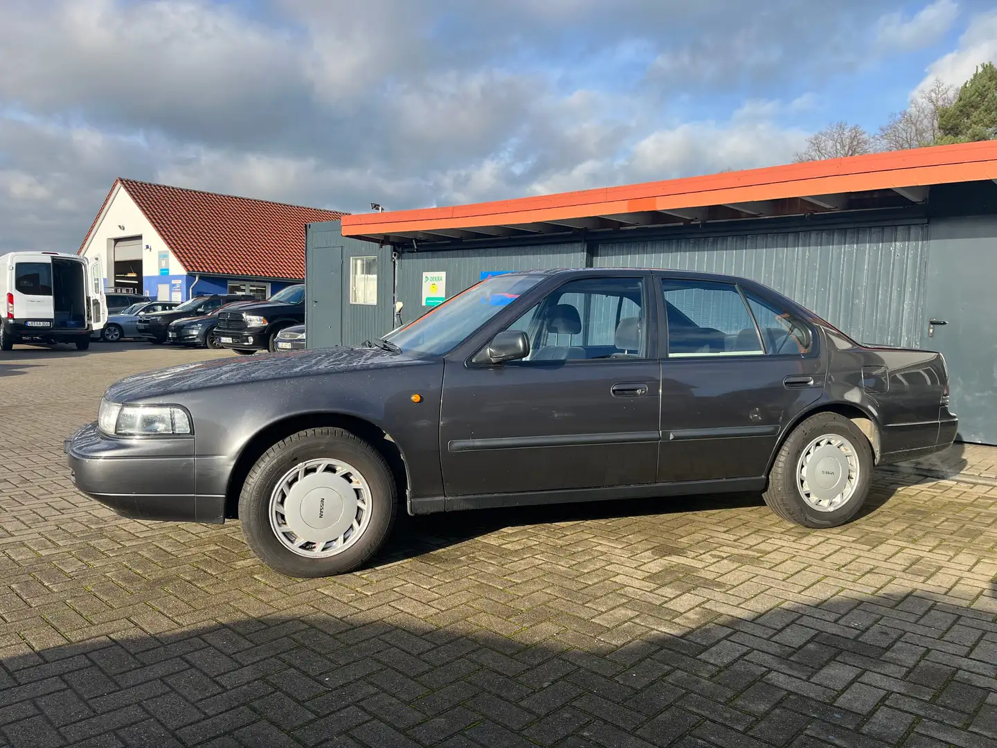 Nissan Maxima 3.0i, Automatik, 1992, 2. Hd, TÜV neu, Top-Zust Grau - 2