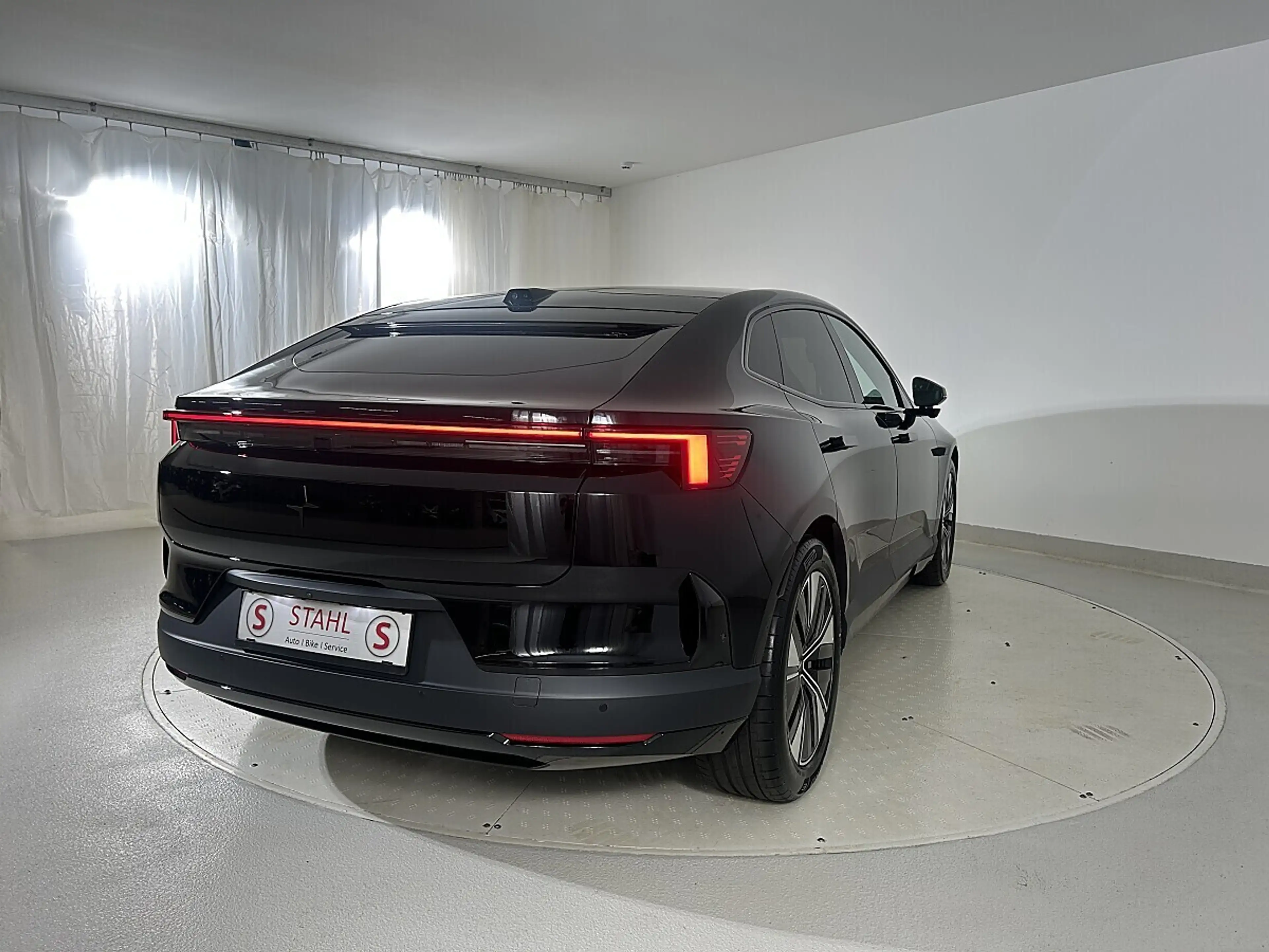 Polestar 4 Long Range Dual Motor — photo 5