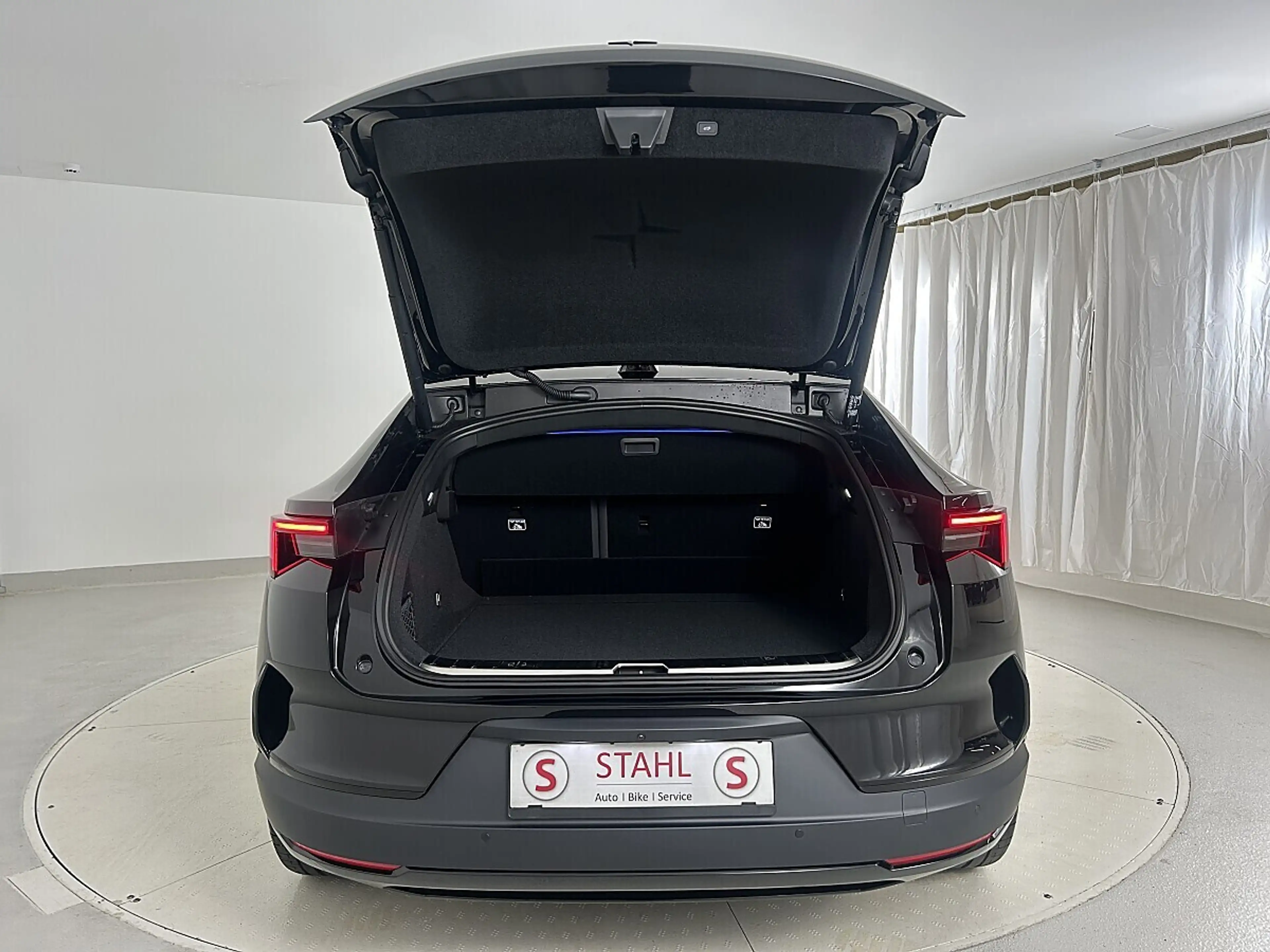 Polestar 4 Long Range Dual Motor — photo 10