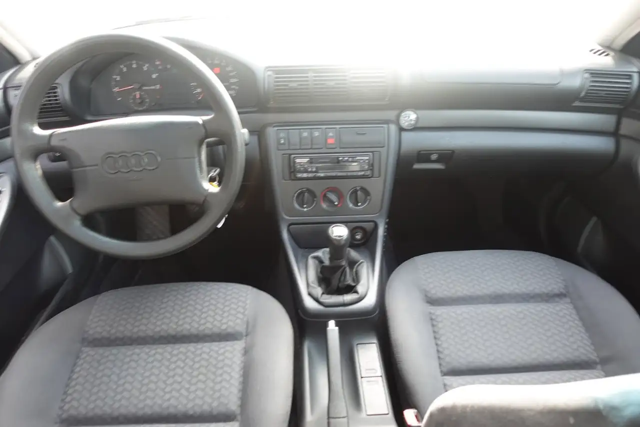 Audi A4 Limousine 1.8 5V, foto 10