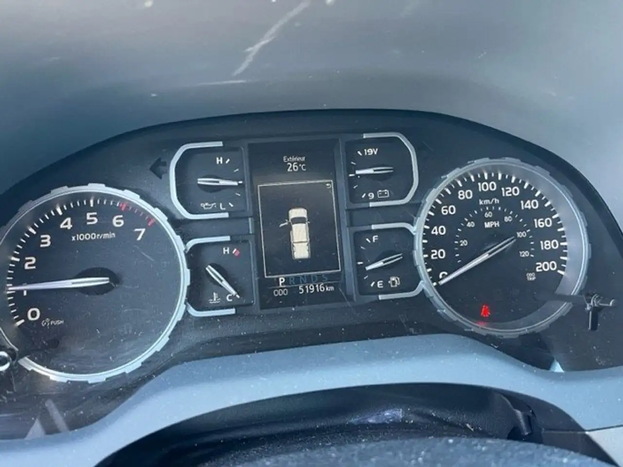 Toyota Tundra снимка Toyota Tundra