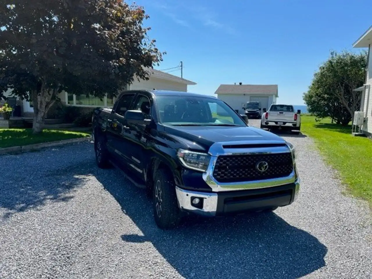 Toyota Tundra снимка Toyota Tundra