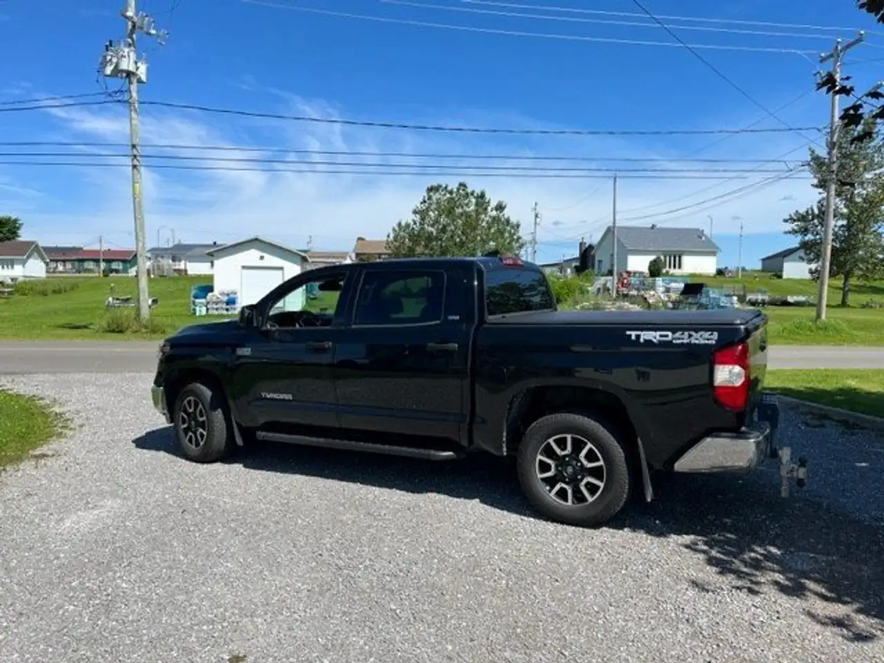 Toyota Tundra снимка Toyota Tundra