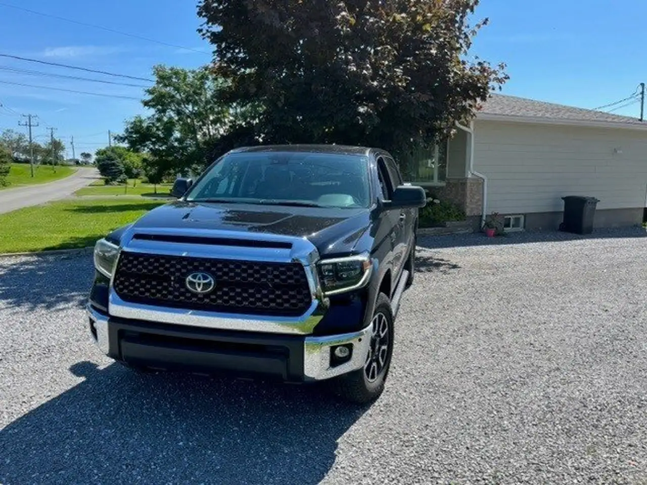 Toyota Tundra снимка Toyota Tundra