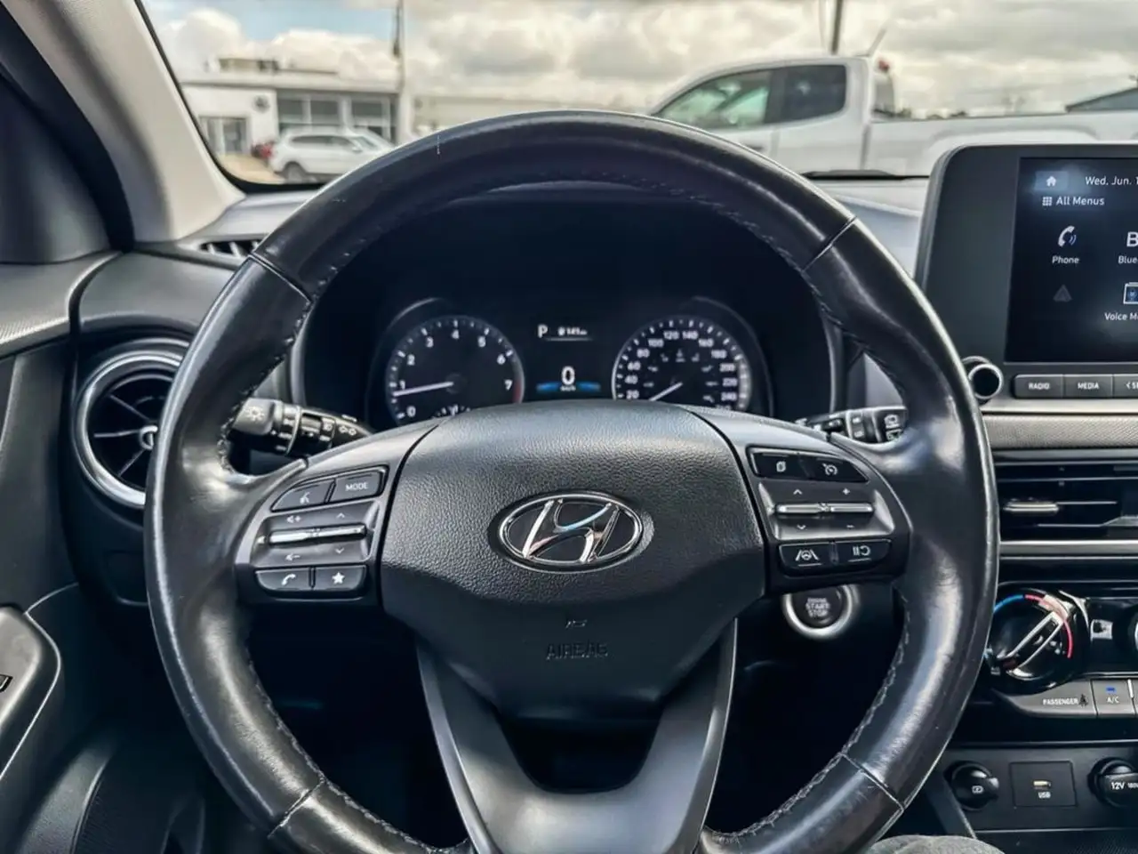 Hyundai KONA снимка Hyundai KONA