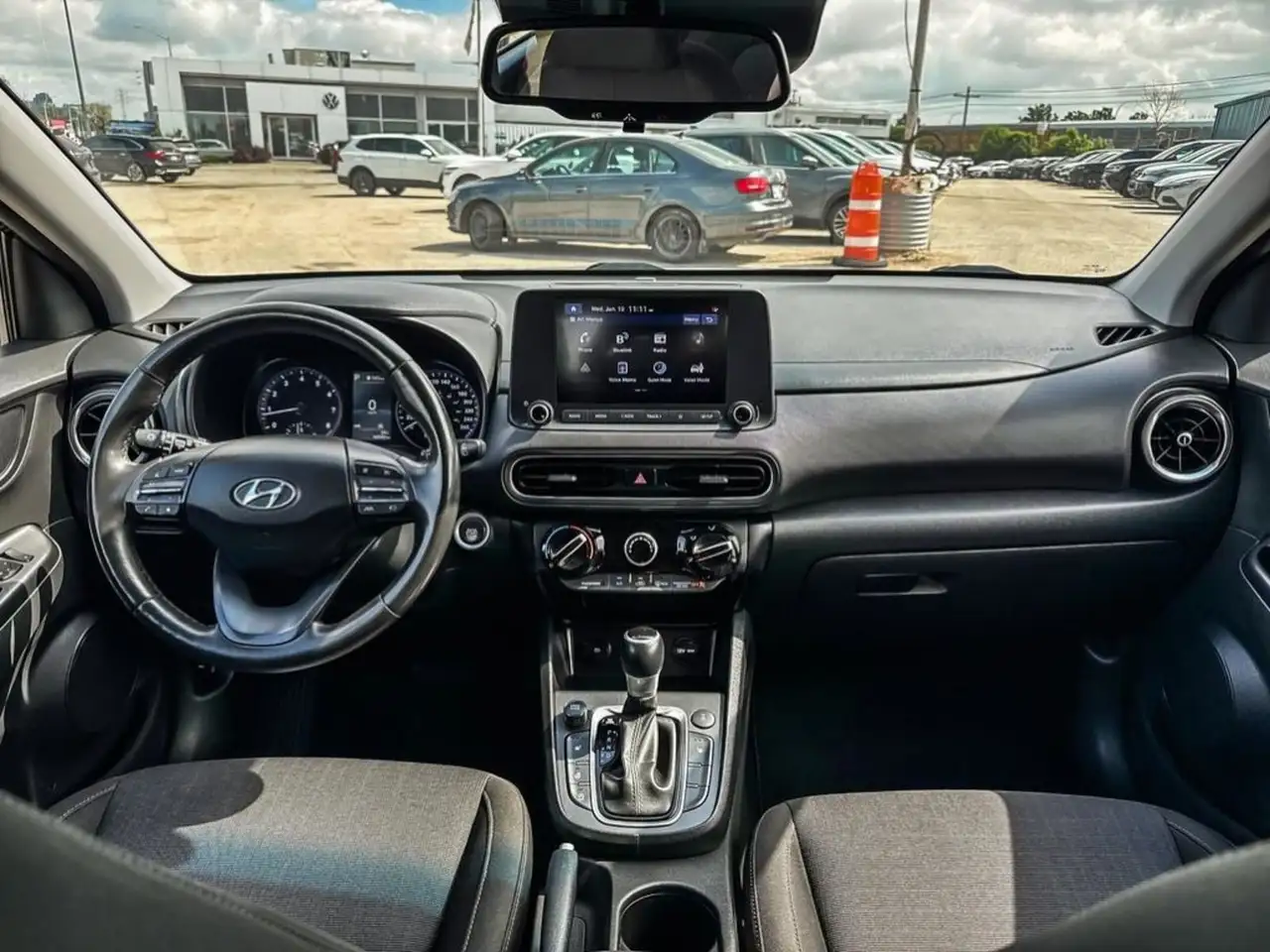 Hyundai KONA снимка Hyundai KONA