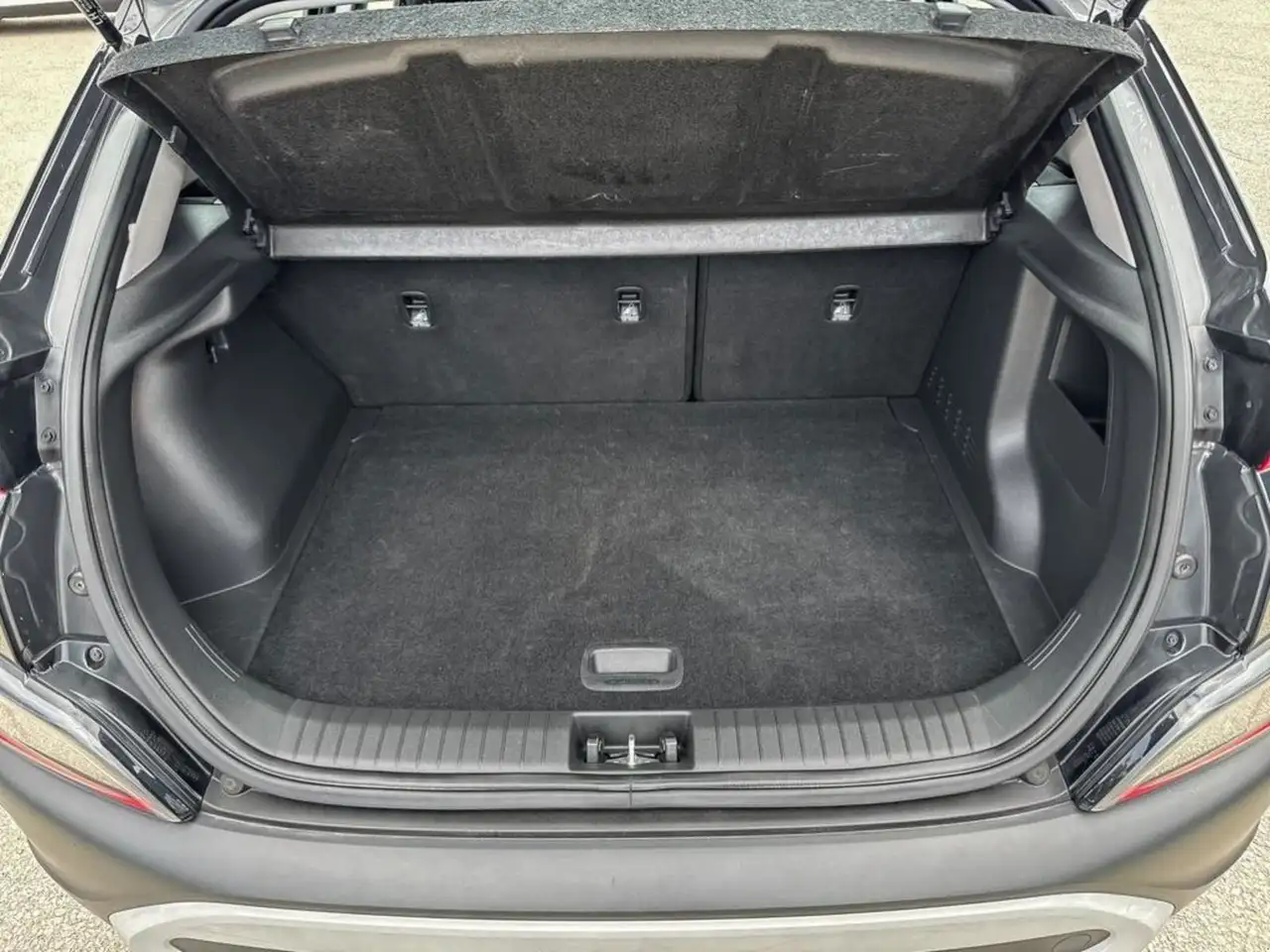 Hyundai KONA снимка Hyundai KONA
